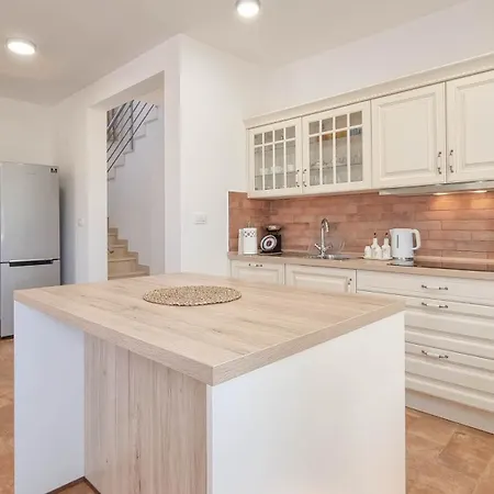 בית נופש Casa Dorjana *