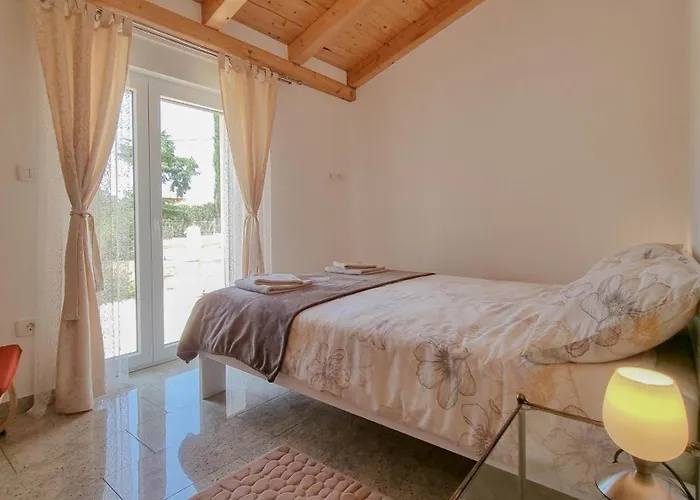 Casa Dorjana Feriehus *